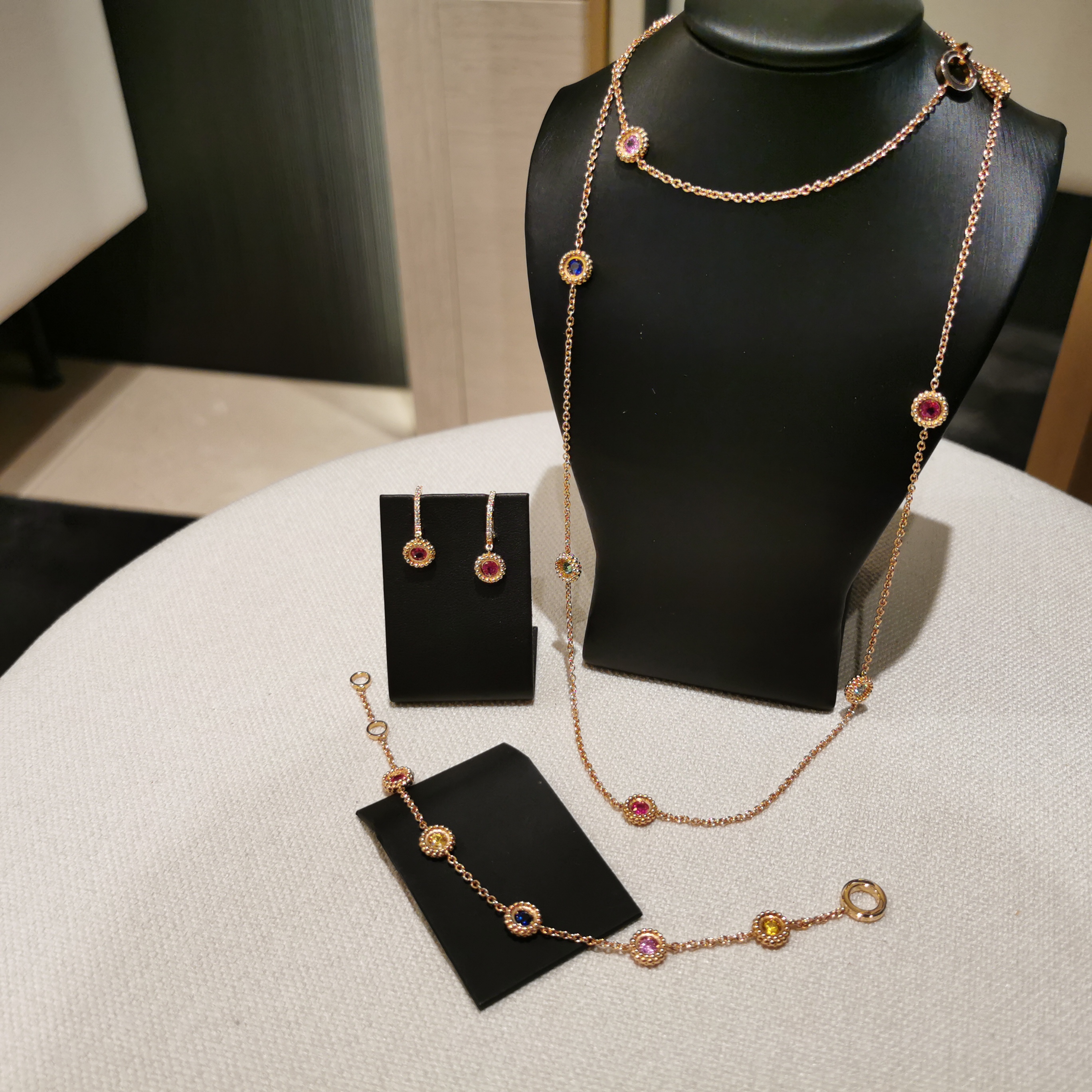 Piero Milano jewelry set with saphires