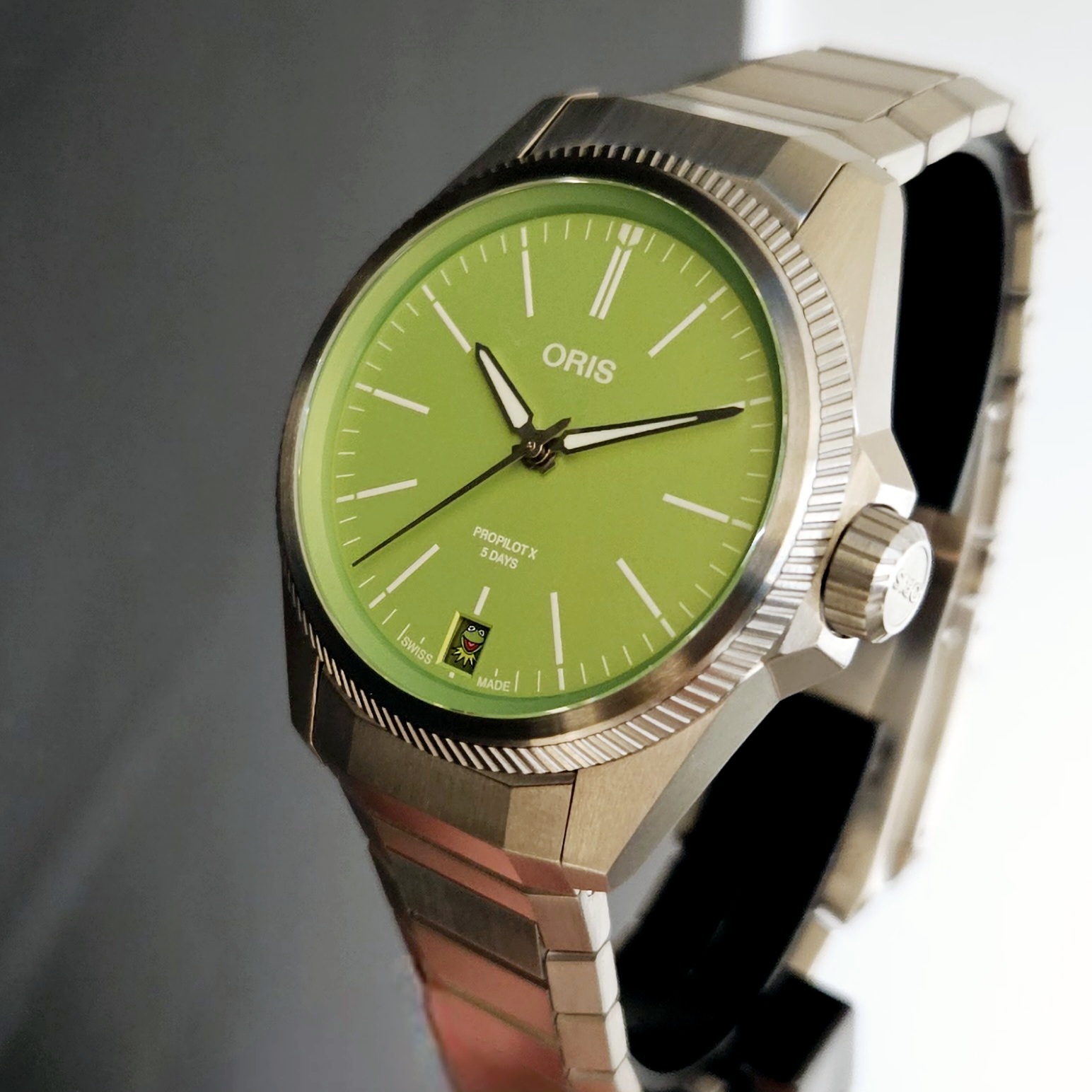 Oris ProPilot X Kermit Edition