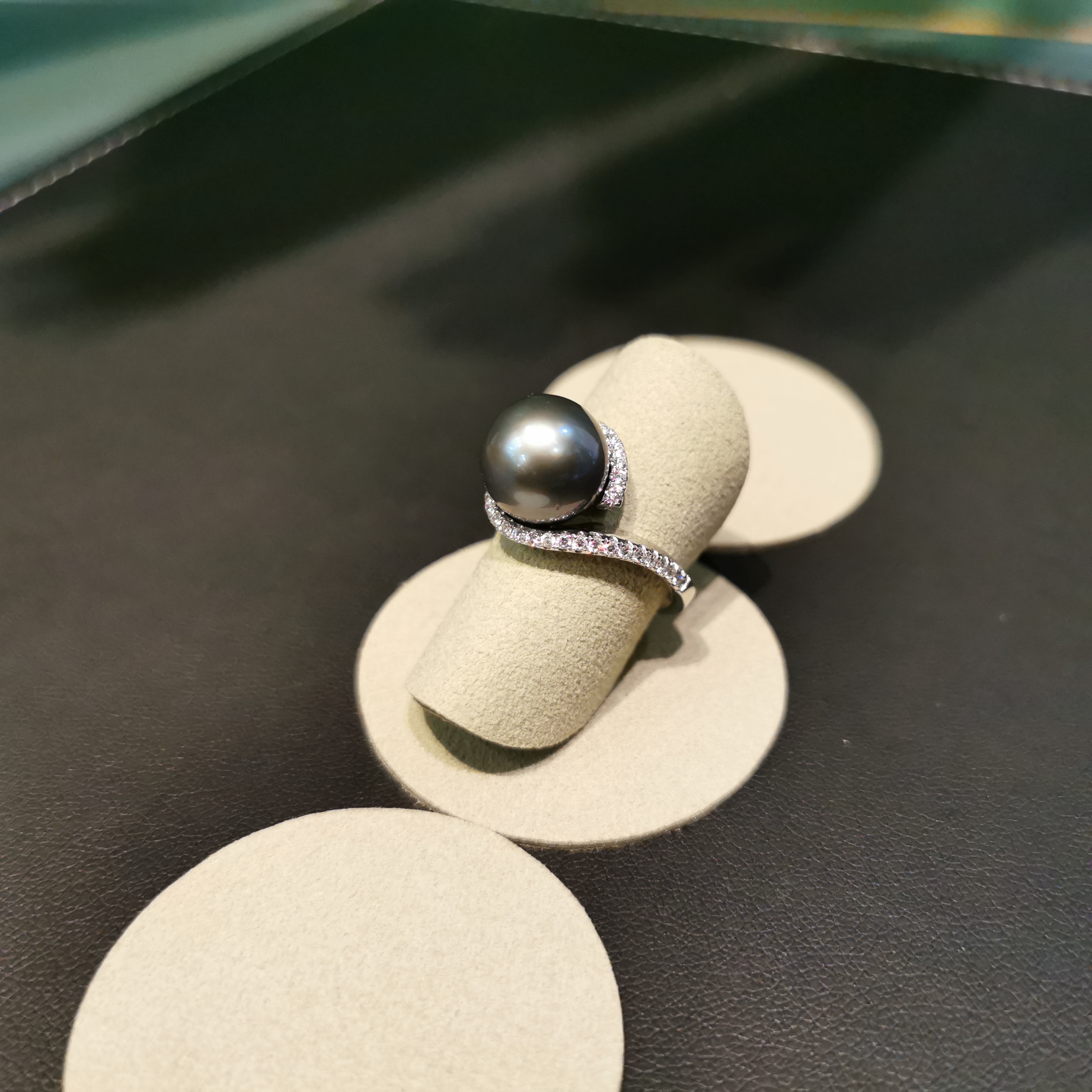 Tahitian pearl ring